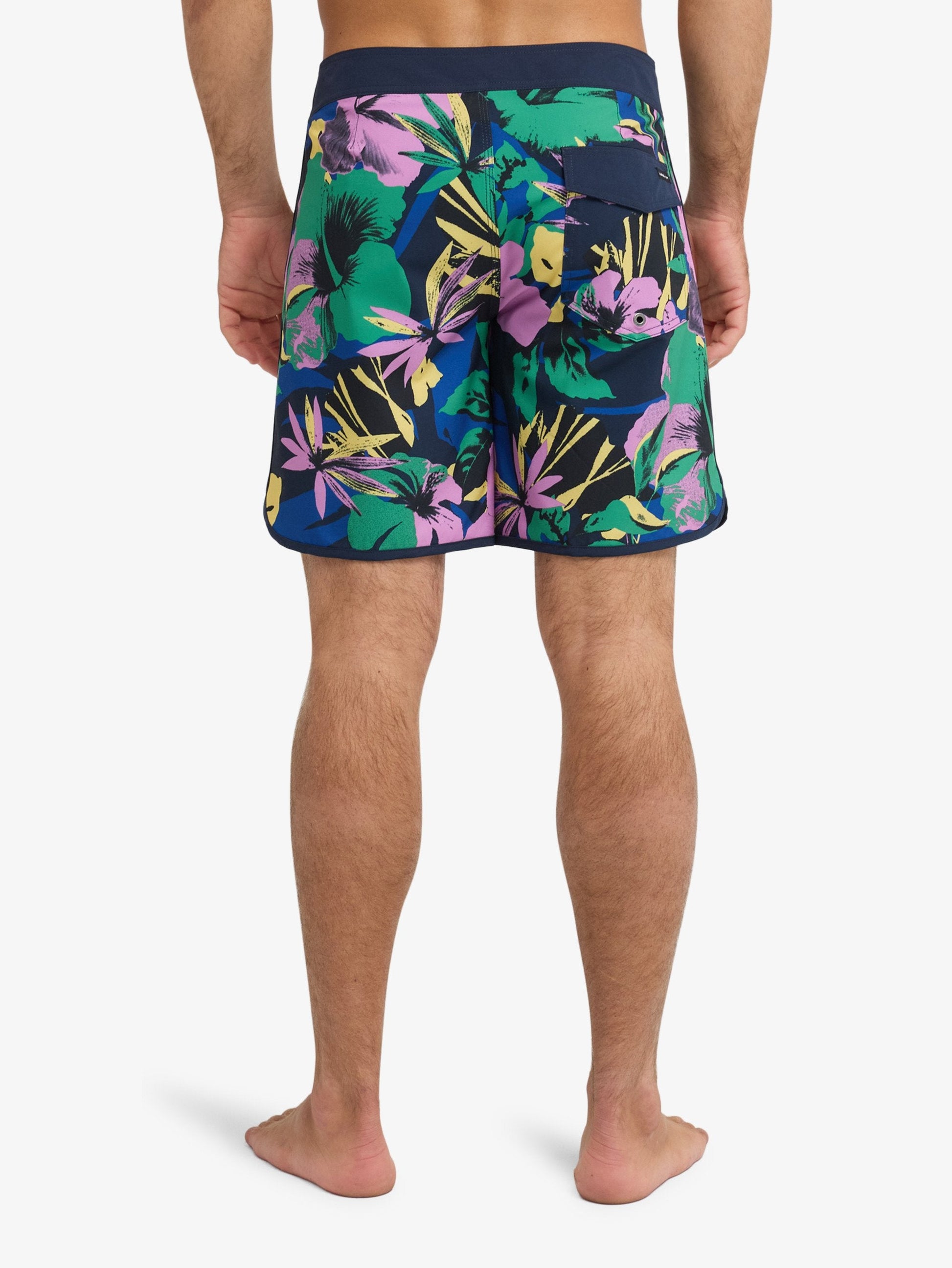 Mens Surfsilk Scallop 18" Boardshorts - Quiksilver Singapore 