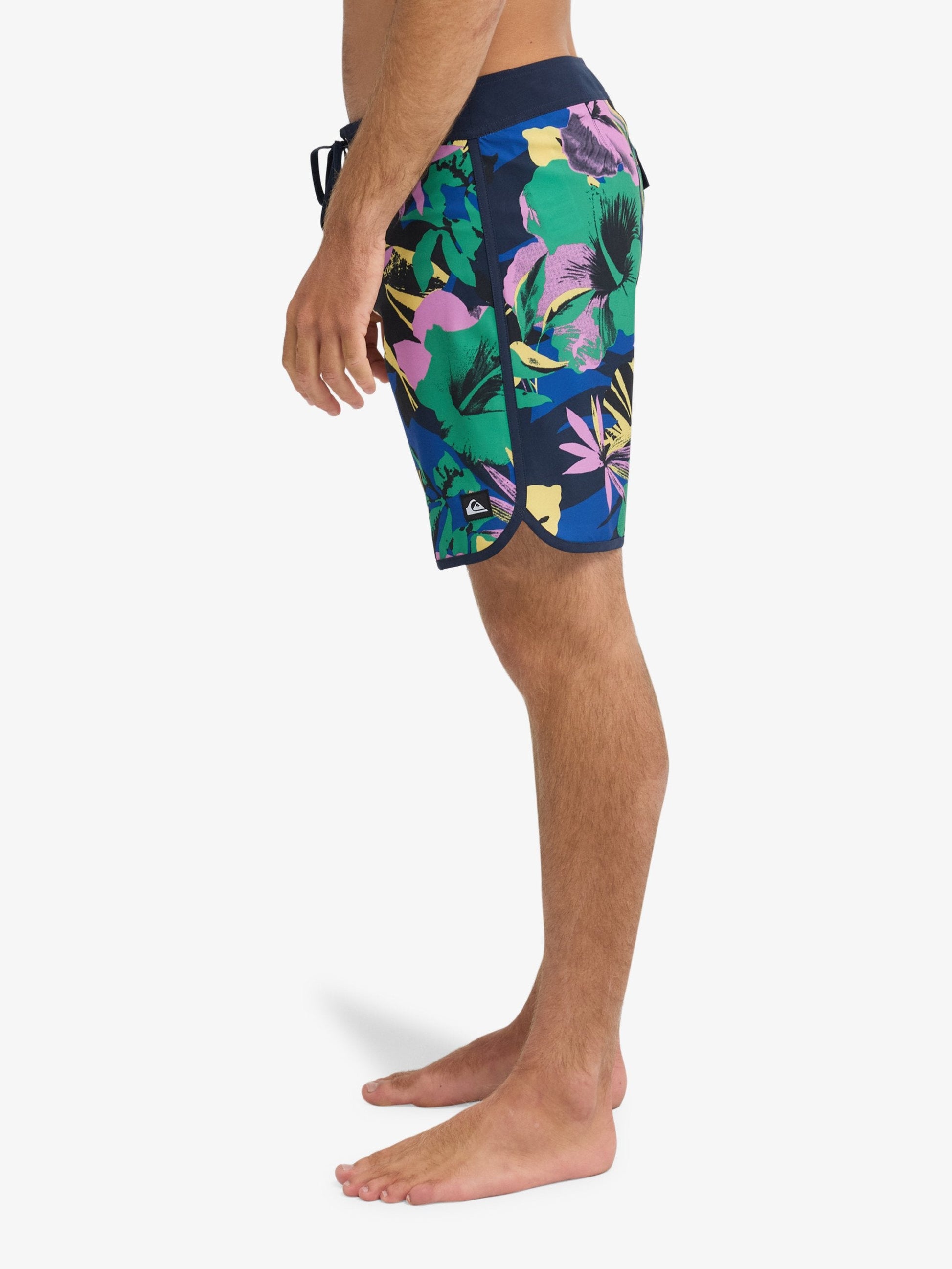 Mens Surfsilk Scallop 18" Boardshorts - Quiksilver Singapore 
