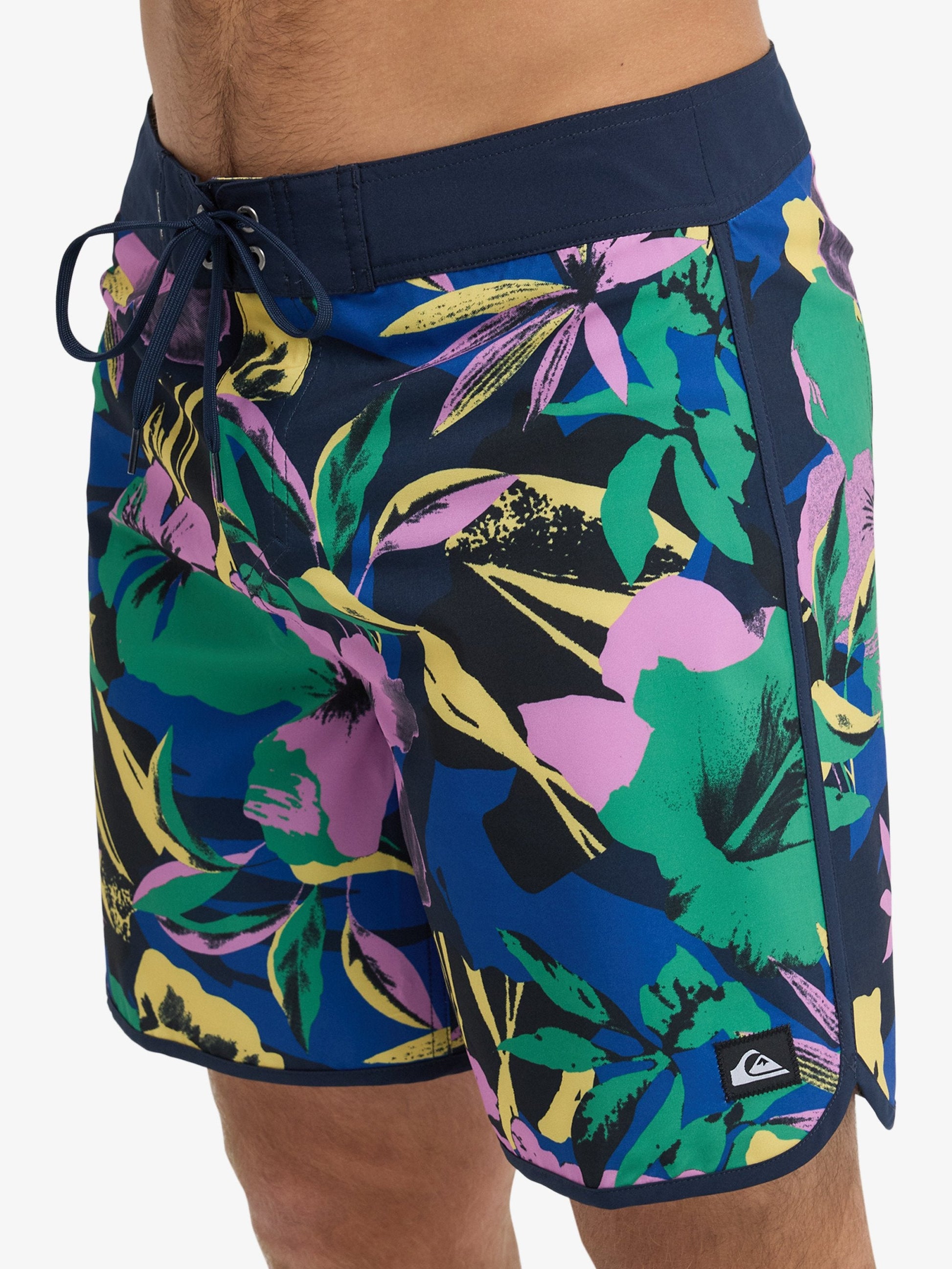 Mens Surfsilk Scallop 18" Boardshorts - Quiksilver Singapore 